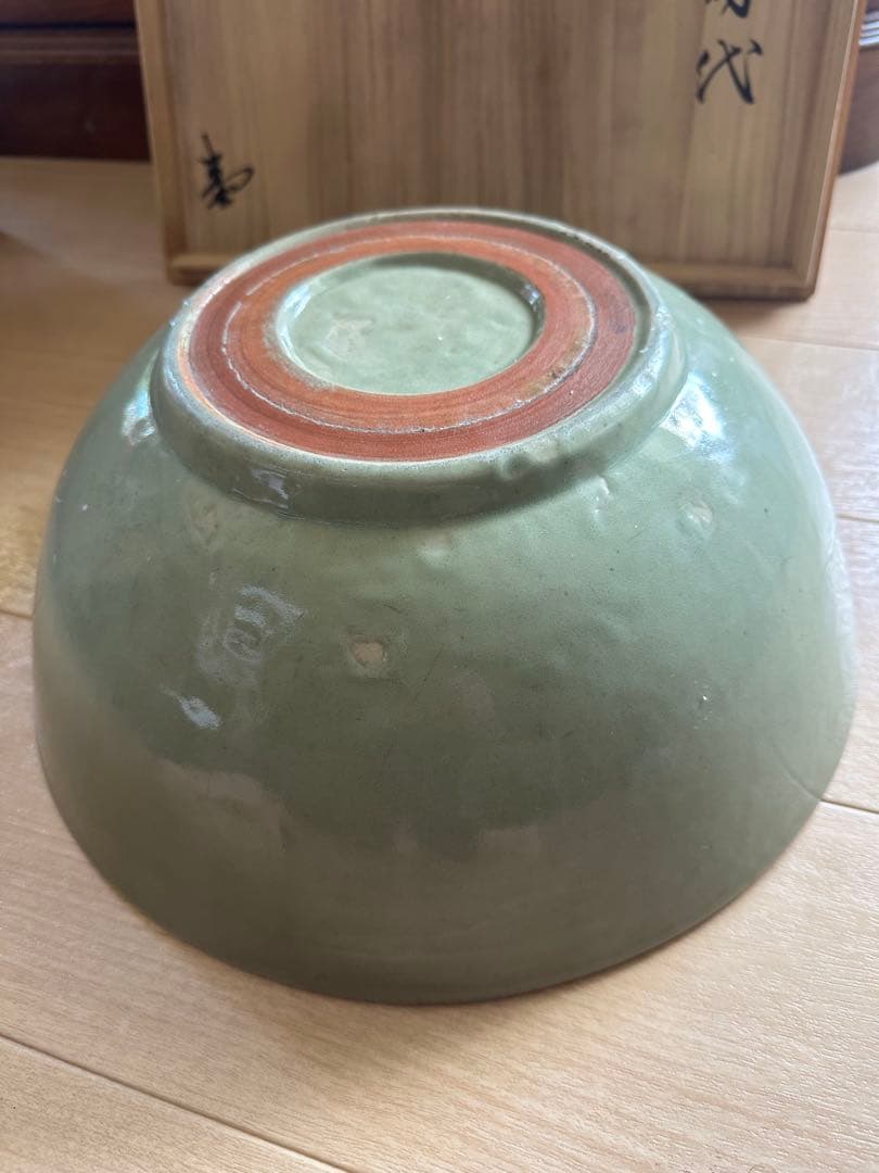 元明時代 青磁 龍泉窯刻花文？ 唐物 木箱付き - メルカリ 元