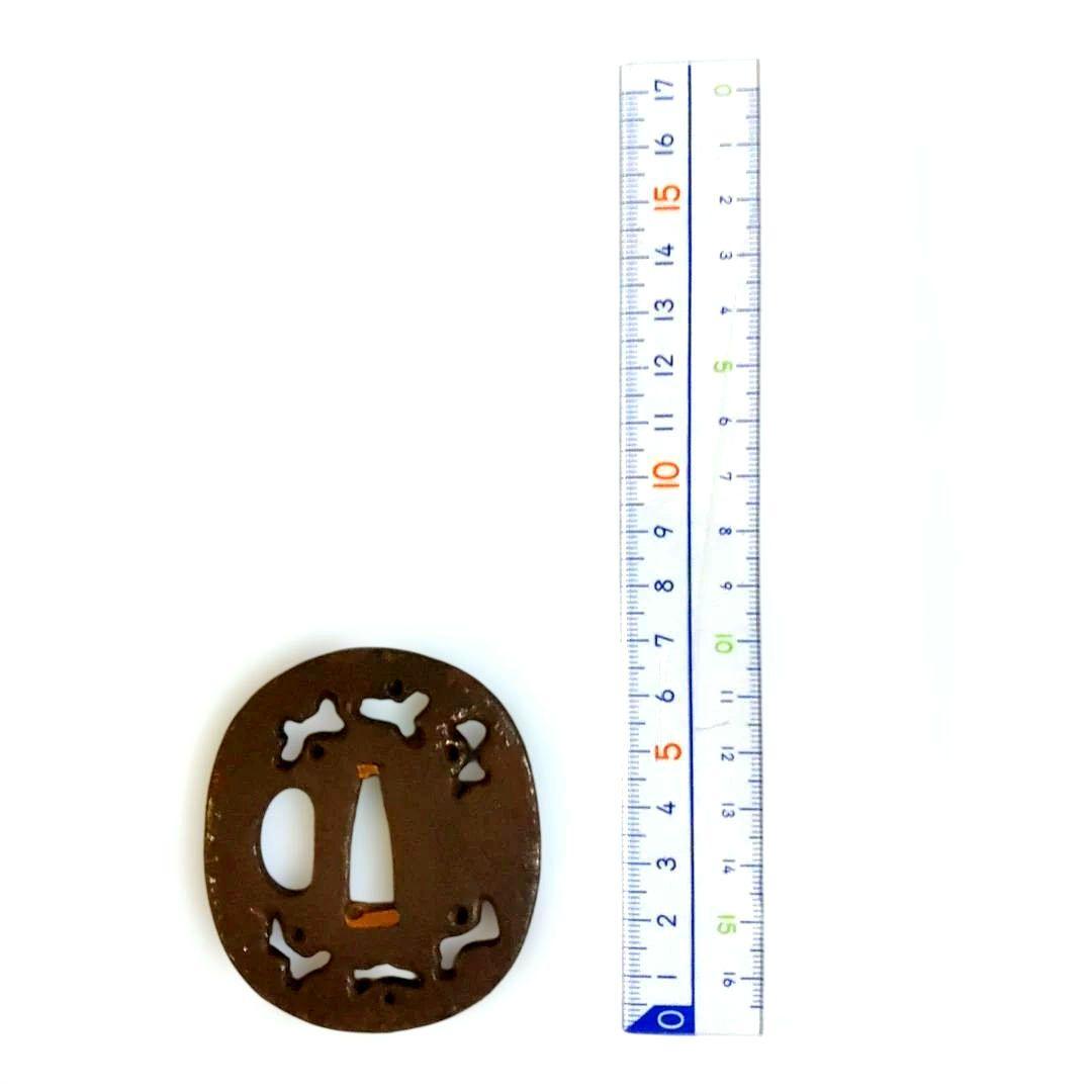 b10. 山吉兵　在銘　鉄地　鍛え鐔　尾張