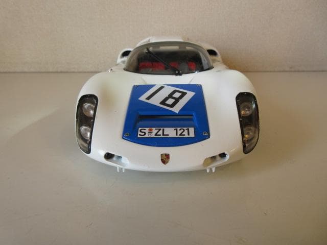 特価 exoto (1/18) ポルシェ 910 #18