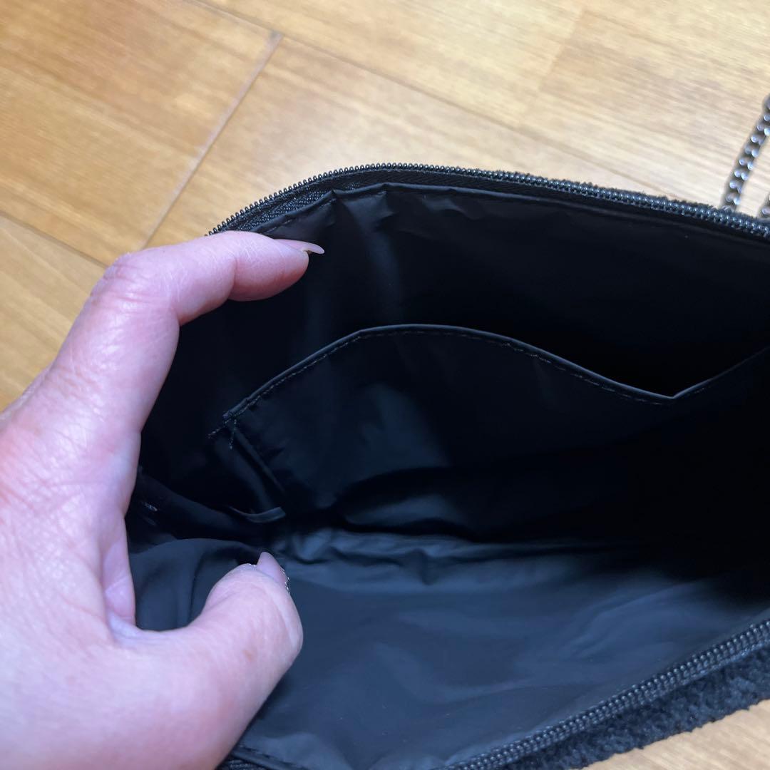 CHANEL 斜めがけノベルティー