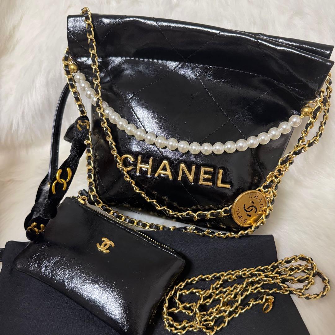 r*n様 CHANEL ノベルティ チェーンバッグ パール ポーチ付き