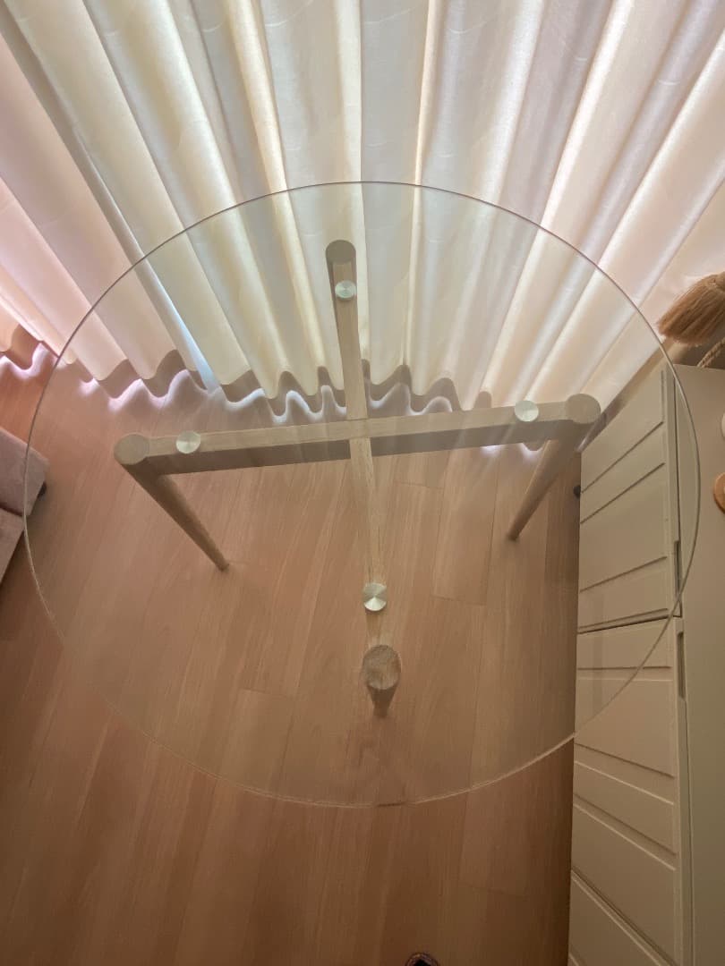 ガラステーブル　メゾンデュモンド　海外ブランド