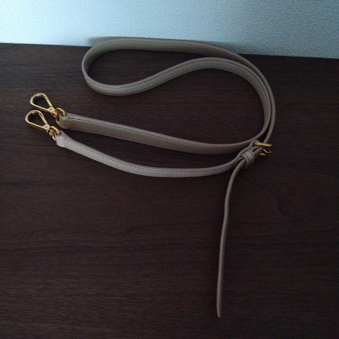 miumiu ショルダーバック