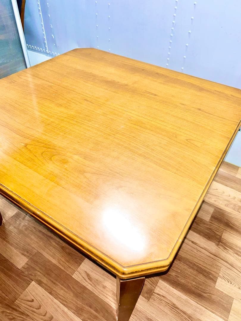 ゆーきりんダイニングテーブル　机　エレガント　ヨーロピアン　オシャレ