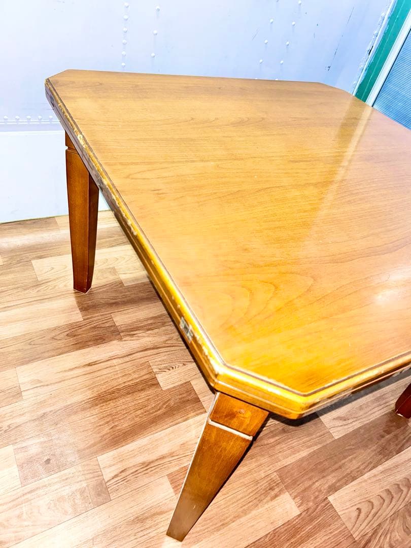 ゆーきりんダイニングテーブル　机　エレガント　ヨーロピアン　オシャレ