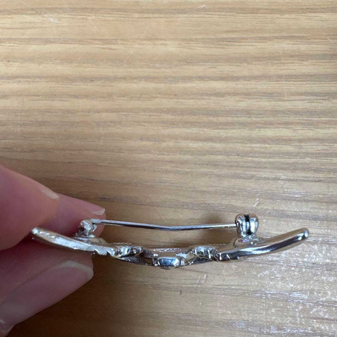 viviennewestwood 翼のエンブレムブローチ - メルカリ