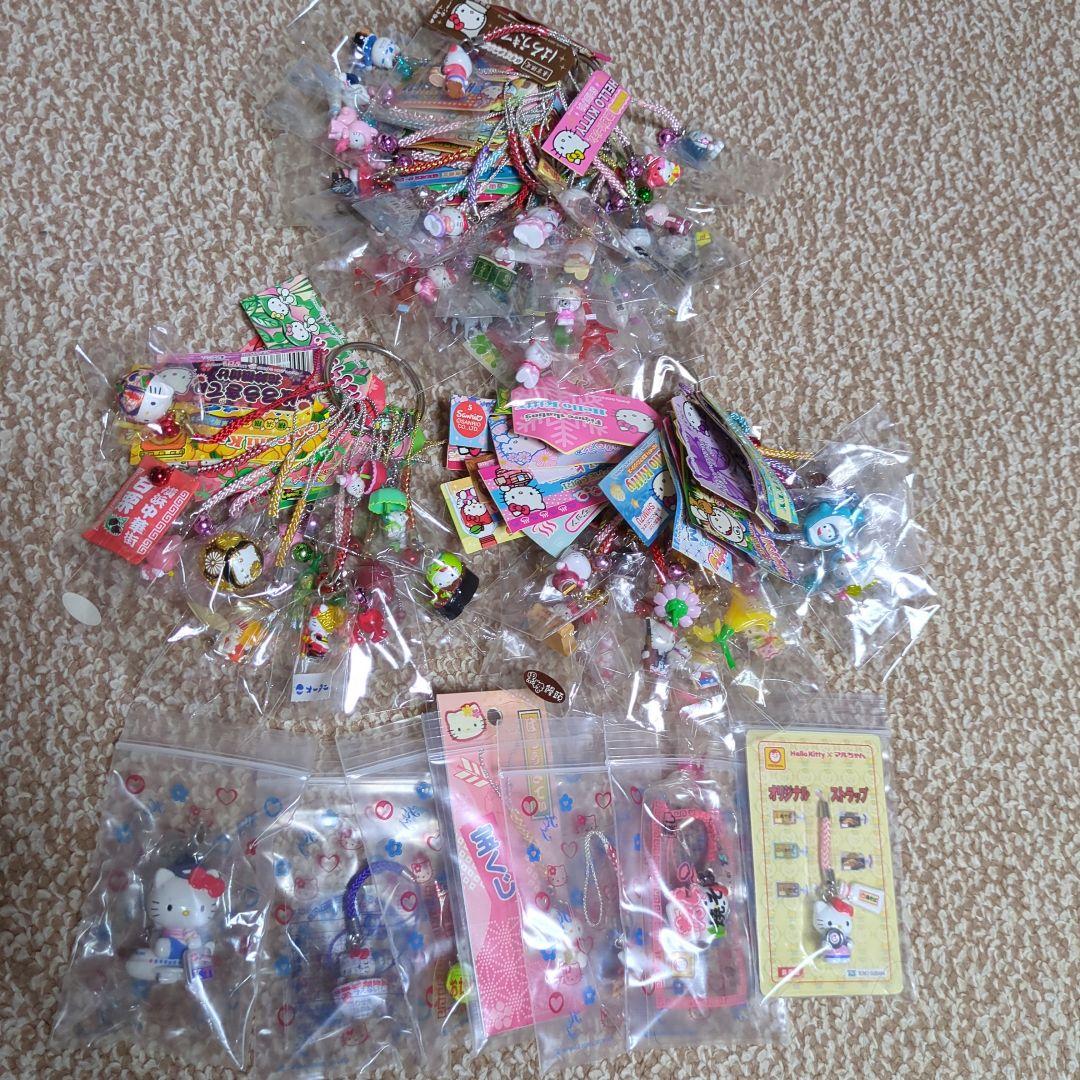 ご当地キティ根付　東京、いろんなバージョン 80個