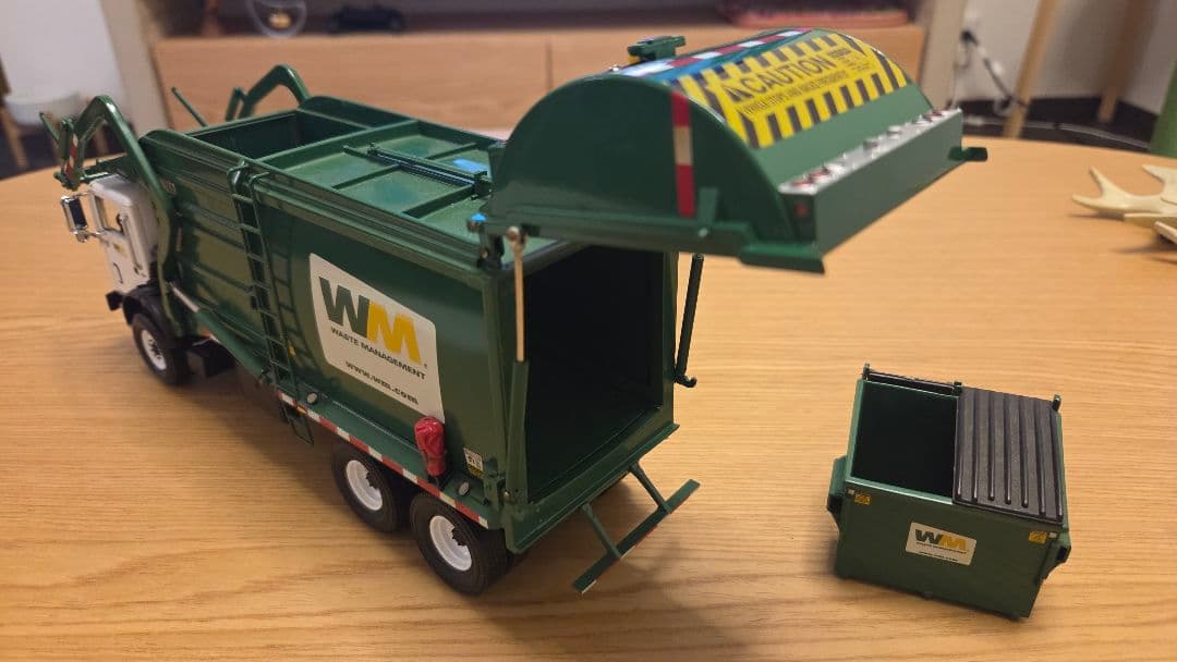 ファーストギア製 Mack TerraPro ゴミ収集車 ダイキャスト 1/34