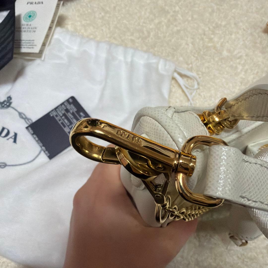 【星様】PRADA Re-Edition 2005 サフィアーノレザー バッグ