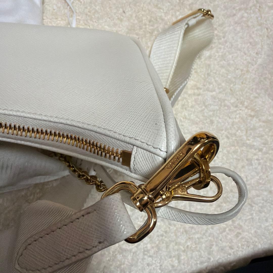【星様】PRADA Re-Edition 2005 サフィアーノレザー バッグ