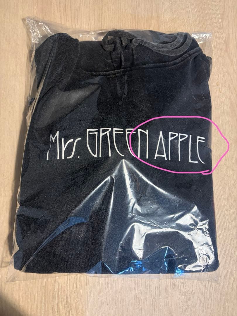 Mrs. GREEN APPLEミセス Mサイズパーカー