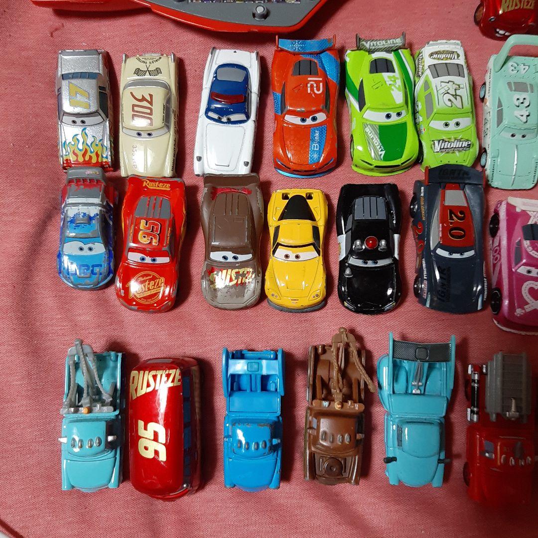まとめ売り●トミカ　カーズミニカー&カーズトミカスピードウェイに変身マックィーン