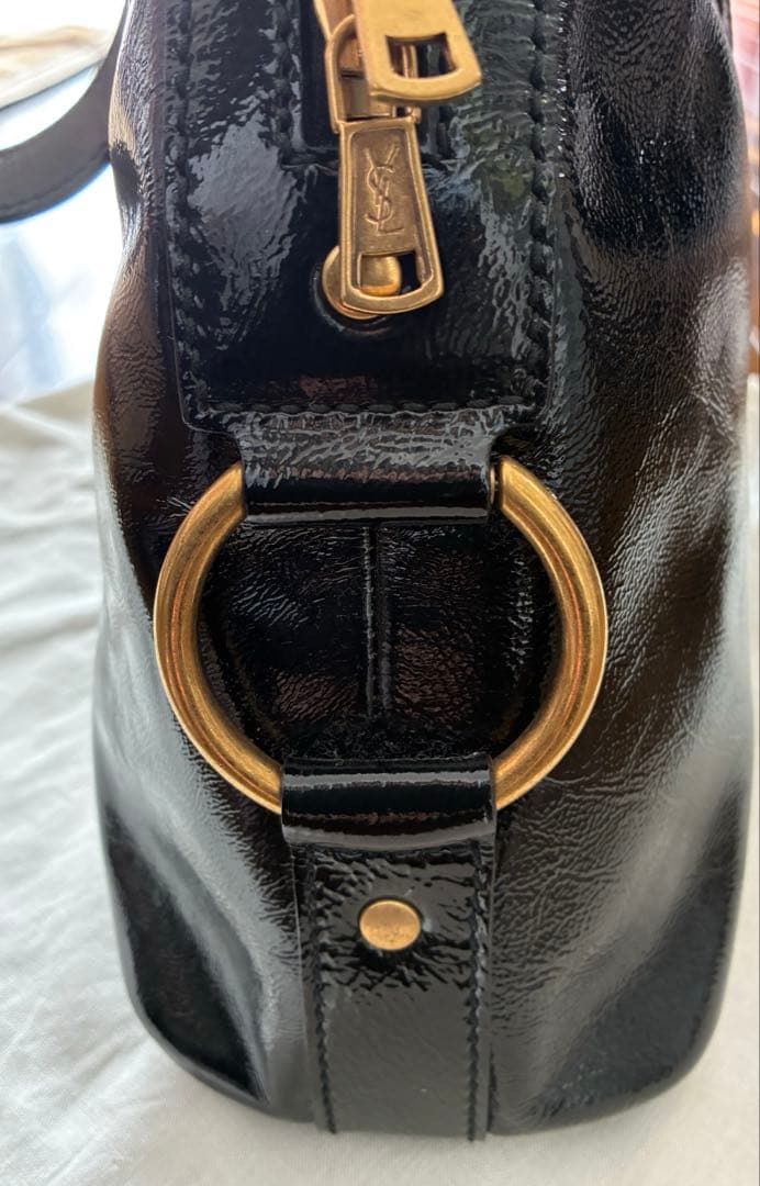 イヴ・サンローラン　ミューズ　ハンドバッグ　パテントレザー　黒