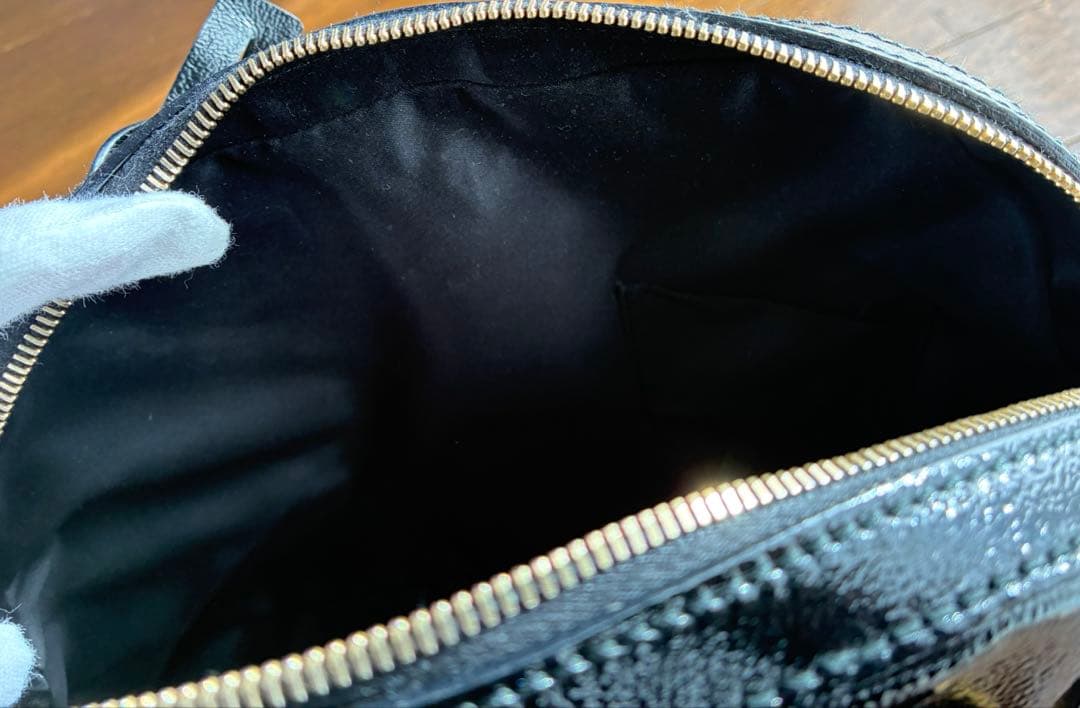 イヴ・サンローラン　ミューズ　ハンドバッグ　パテントレザー　黒