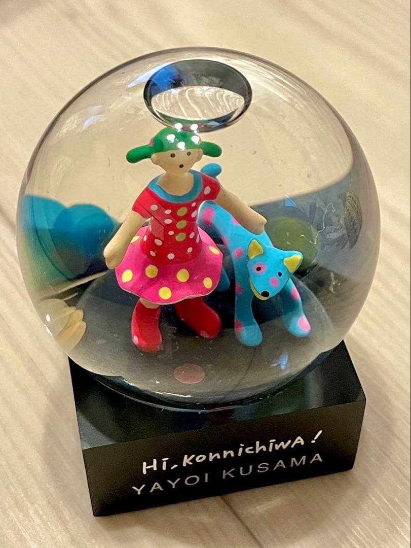 草間彌生 スノードーム Yayoi kusama Hi,konnichiwa! - メルカリ