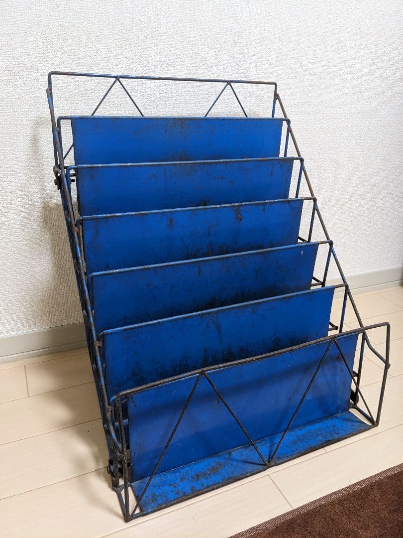 昭和レトロ ブックスタンド ブルー 昔、病院や床屋、喫茶店にありました