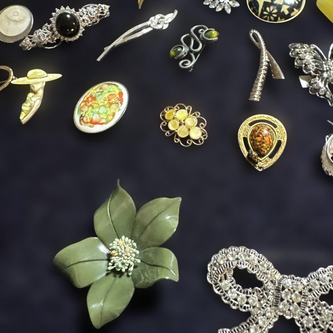 vintage】ブローチ まとめ売り 大量 110点以上 - メルカリ