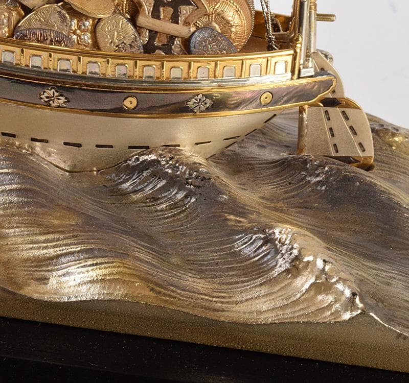 三越謹製　銀製刻印　宝船　約261ｇ　置物　ガラスケース付　D　R5089C