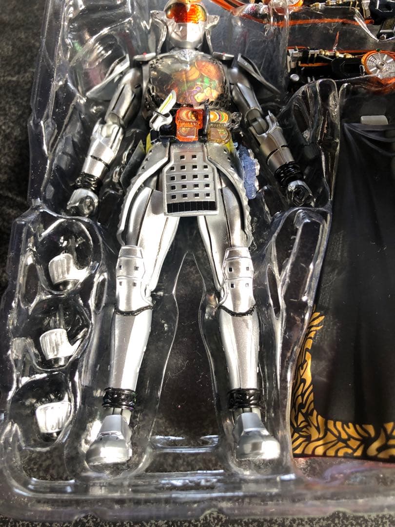 【未使用に近い】S.H.Figuarts 仮面ライダー鎧武 極アームズ