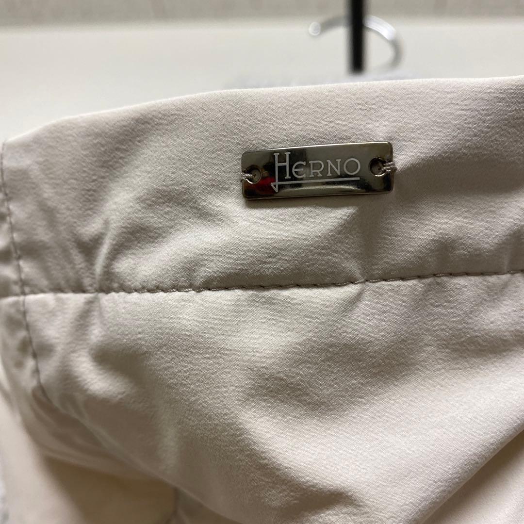 Herno フード付きジャケット ライトグレージュ