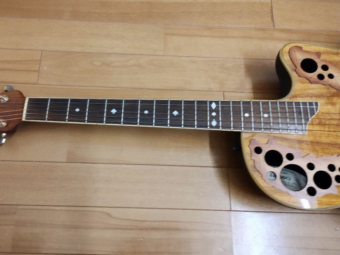 Ovation Celebrity CS288-4K ハードケース ストラップ付