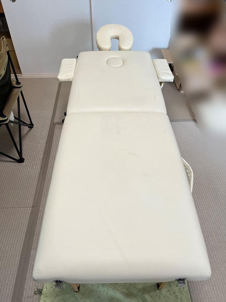 折りたたみ式☆顔穴有り◇マッサージベッドステラミニ（Stella