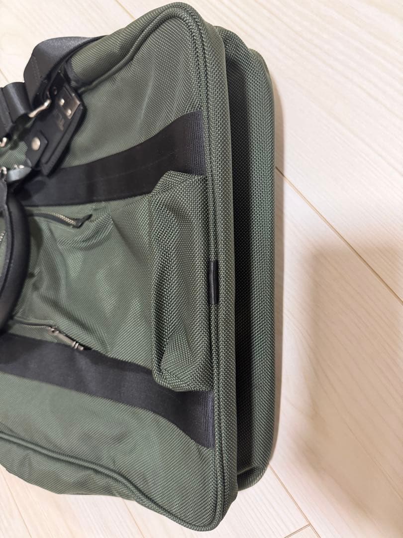 TUMI オリーブグリーン ビジネスバッグ
