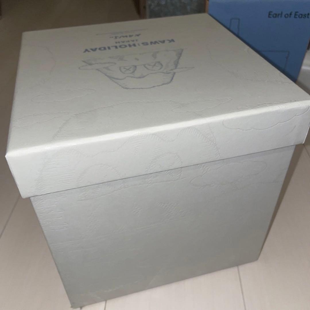 KAWS HOLIDAY富士山ぬいぐるみ Grey シリアルナンバー入り