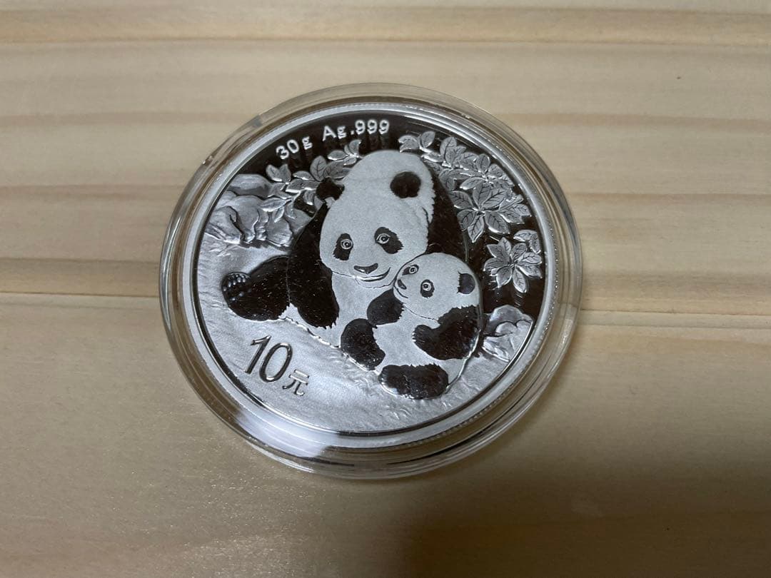 パンダ銀貨 1オンス 2024年 クリアケース入り 保証書付き - メルカリ