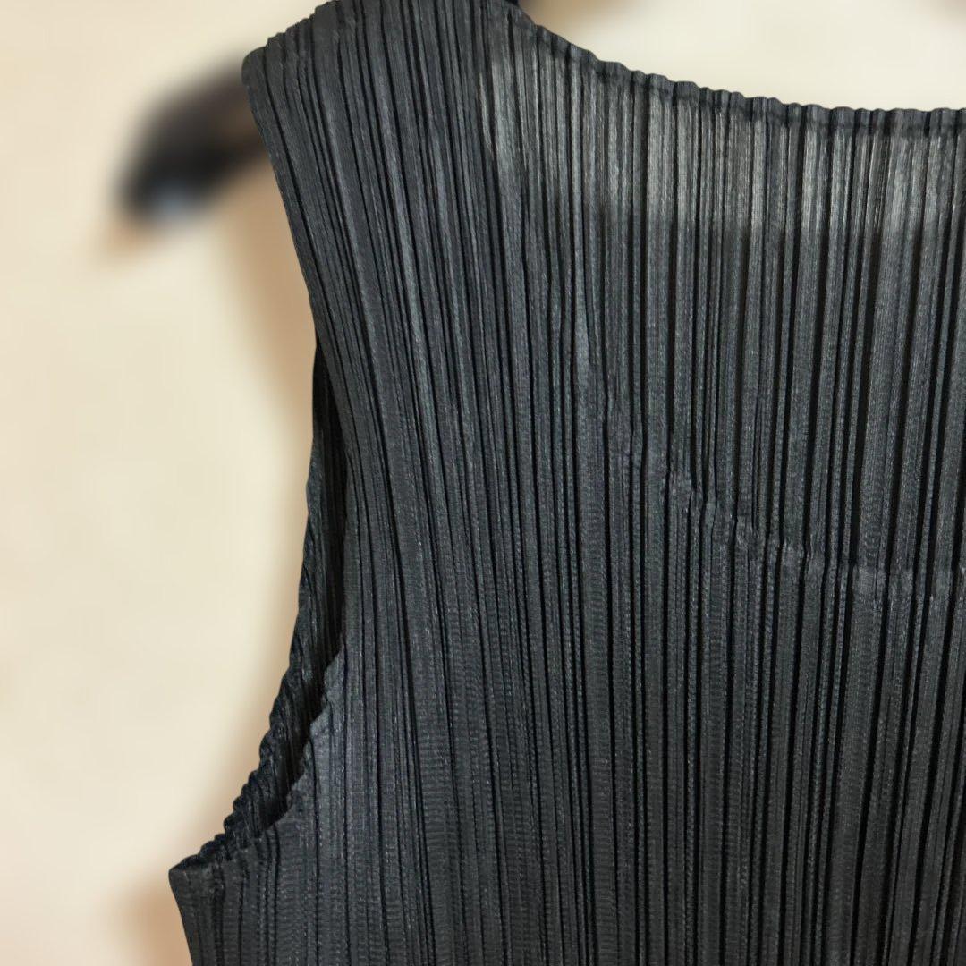 ✴︎PLEATS PLEASE✴︎黒 プリーツ タンクトップ