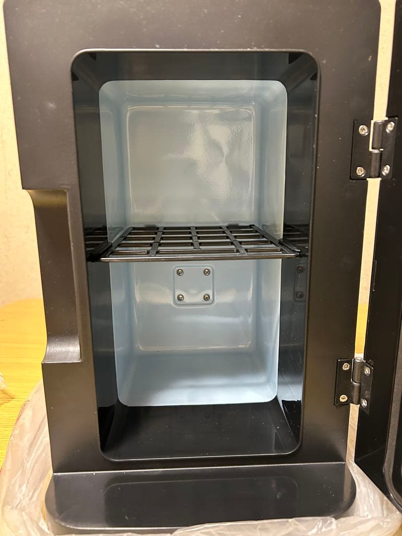 未使用 ポータブル 保冷温庫 8ℓ 車でも使える2電方式 サンリオ