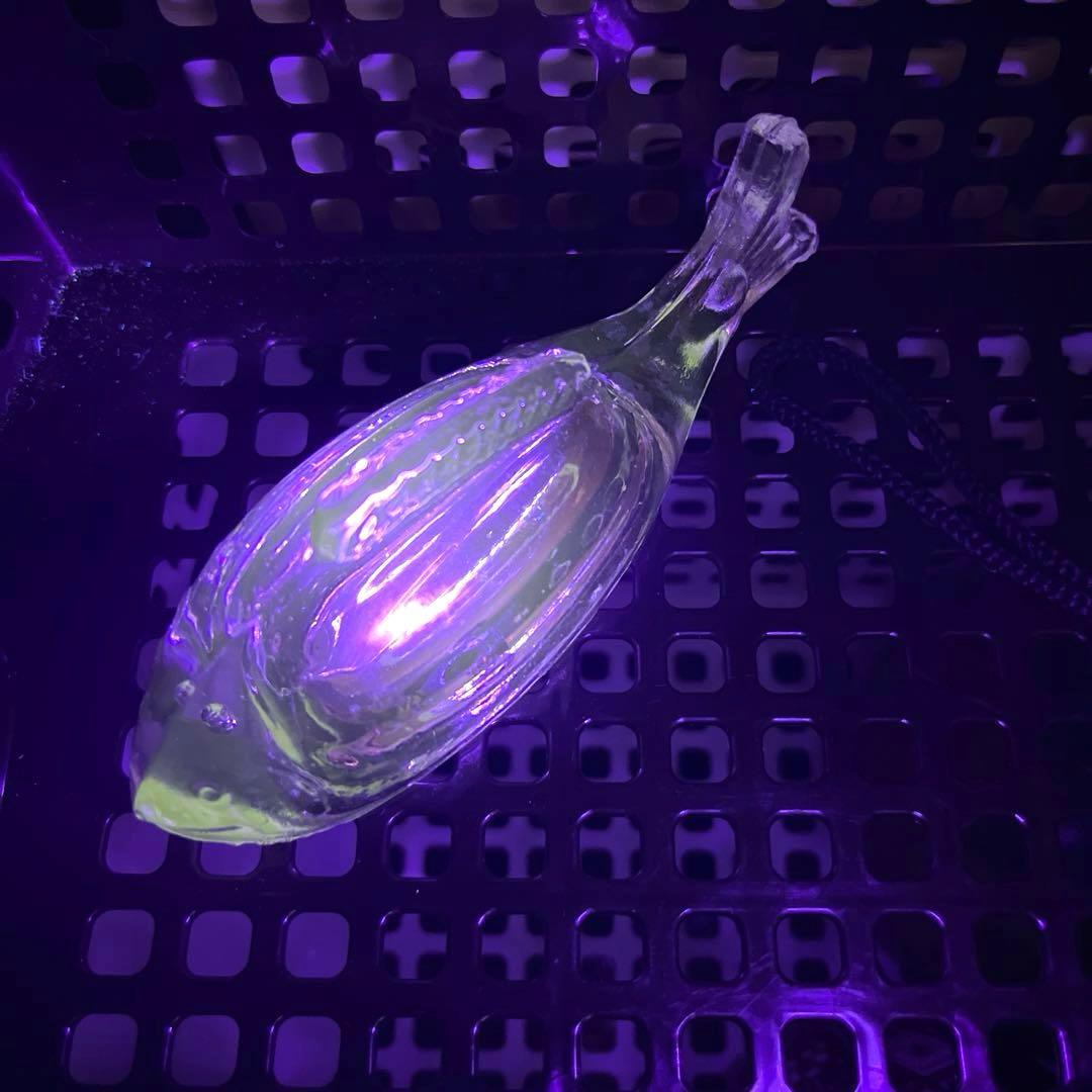 骨董 時代ガラス 珍品 魚型プレス 金平糖瓶？ 文鎮？ 用途不明 ウラン