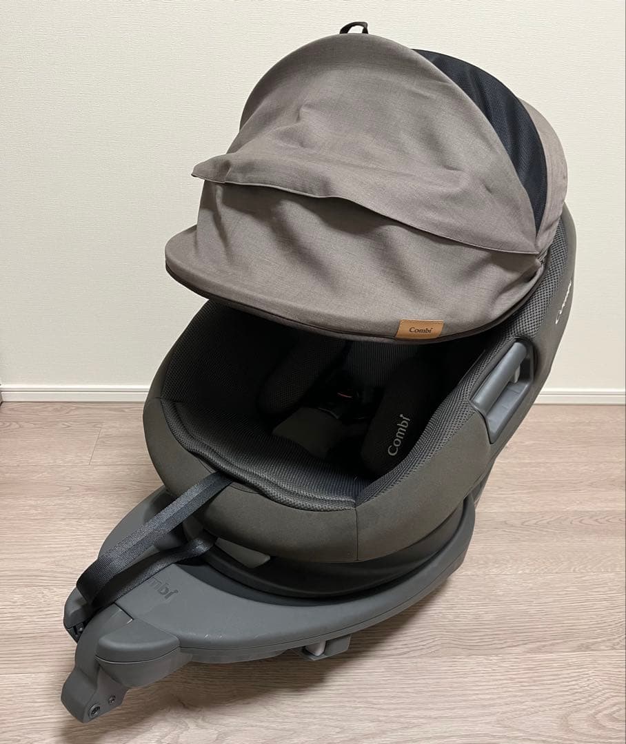 コンビ　チャイルドシート　インナー　エッグシート付き