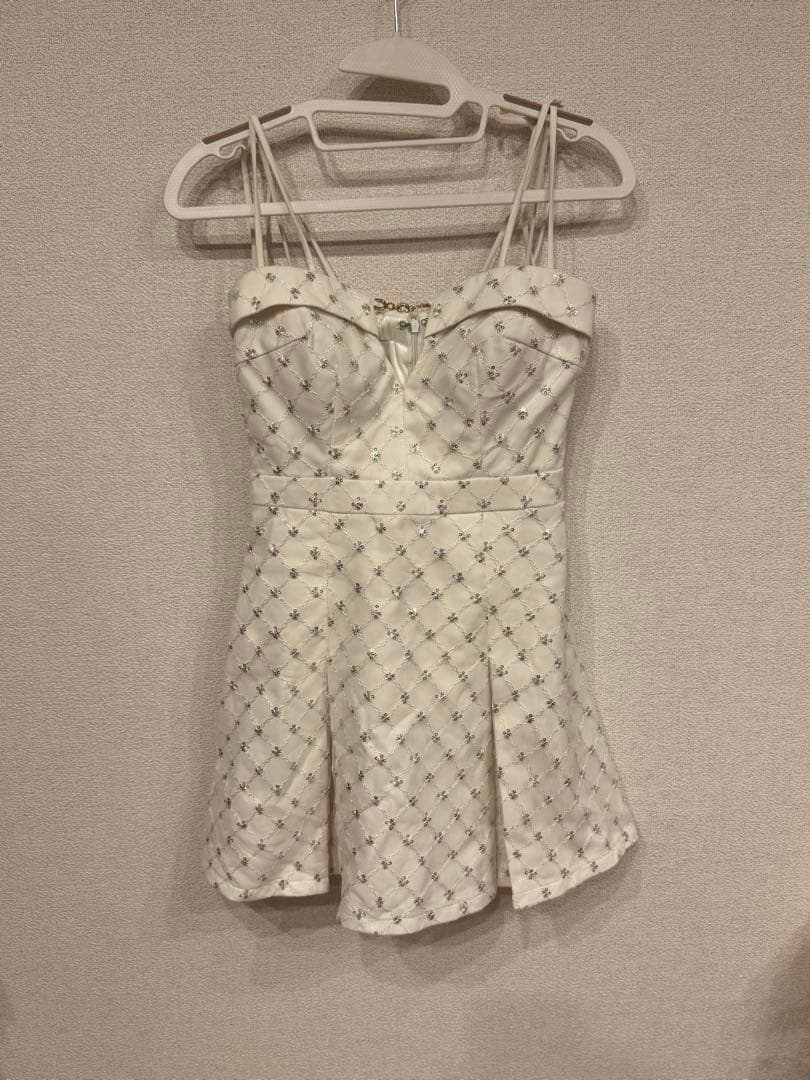 夜*可様 【美品】ジュエルズホワイトドレス