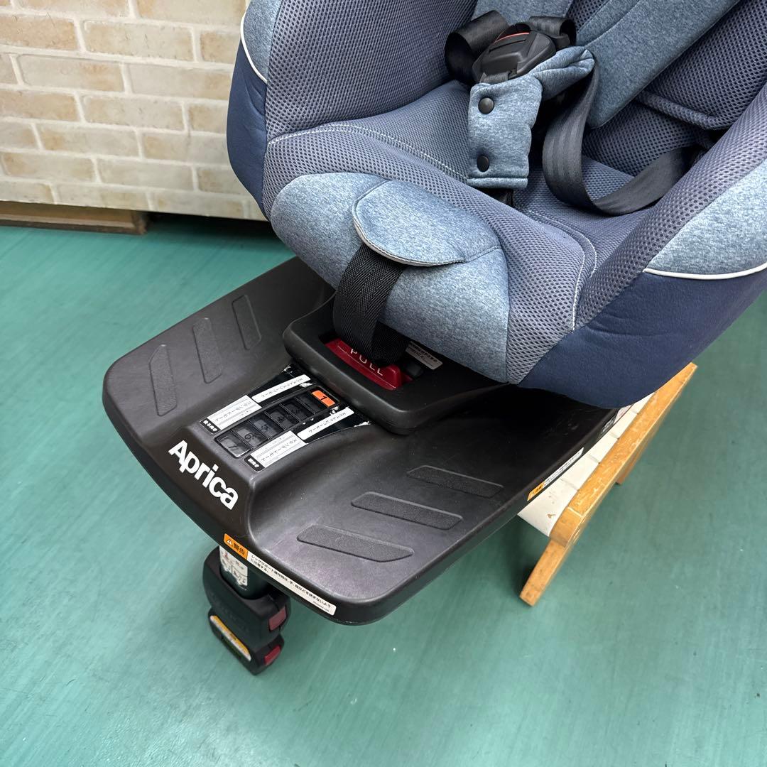 アップリカ　チャイルドシート クルリラ　isofix 回転式