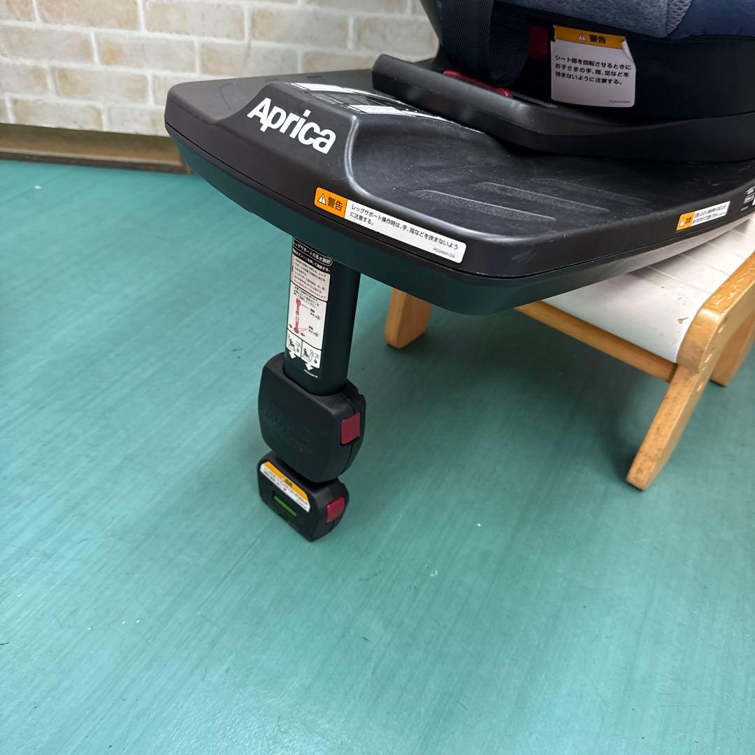 アップリカ　チャイルドシート クルリラ　isofix 回転式