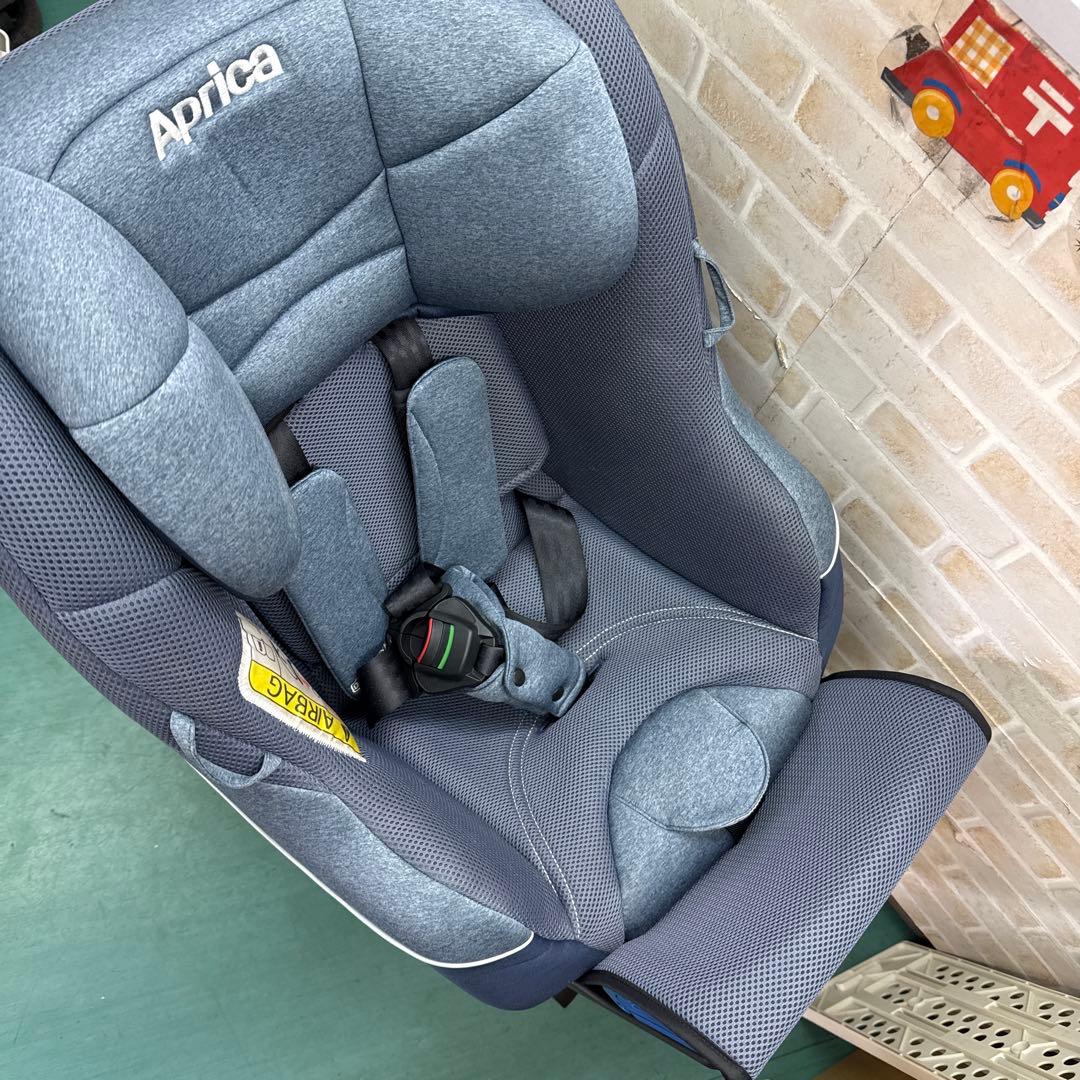 アップリカ　チャイルドシート クルリラ　isofix 回転式