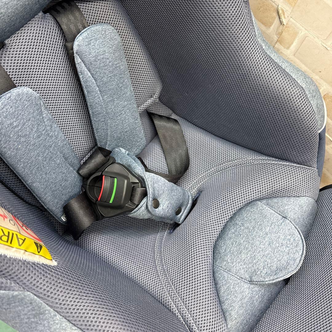 アップリカ　チャイルドシート クルリラ　isofix 回転式