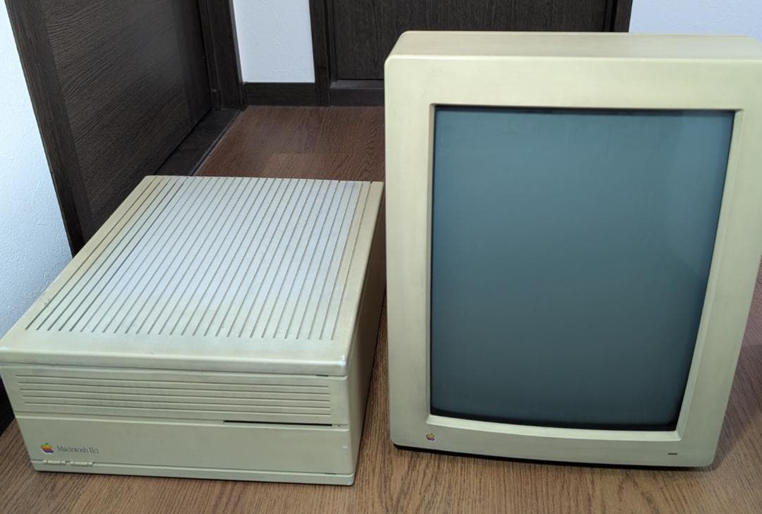 Macデスクトップ old Mac Macintosh IIci Portrait Display Macデスクトップ old Mac Macintosh IIci Portrait Display Mac