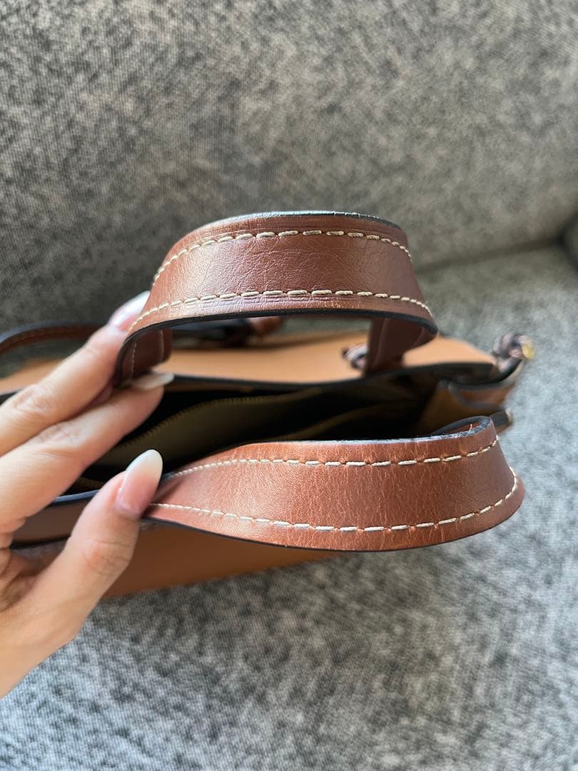 21日値下げ　ＬＯＥＷＥ ゲートトップハンドルバック