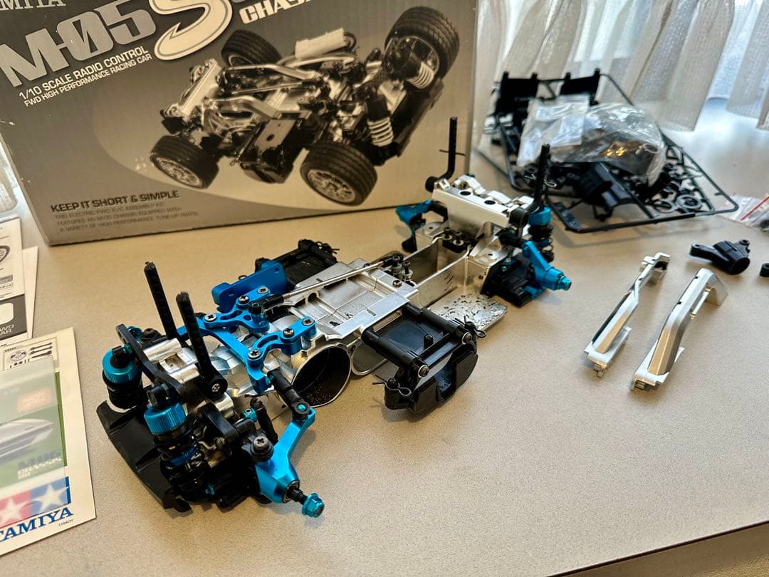 タミヤ　M05 S SPEC 1/10シャーシキット　オプション多数装置！