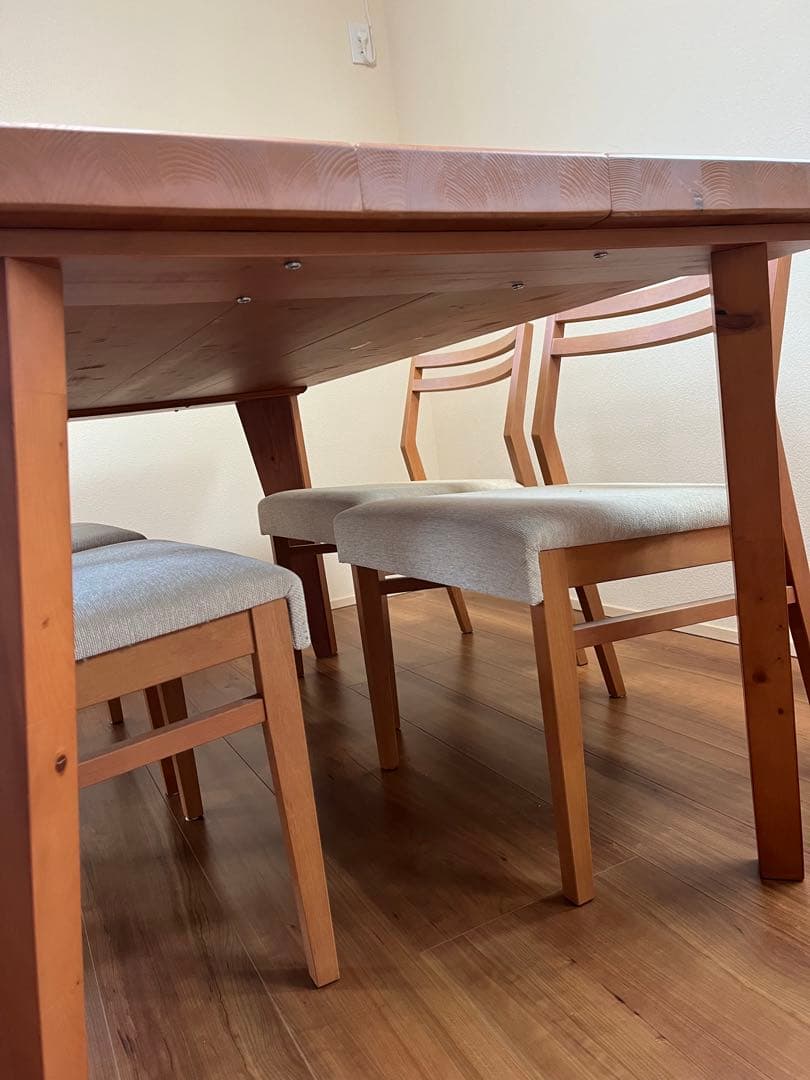 無垢材木製ダイニングテーブル　椅子４脚セット　（引き取り愛知県名古屋市）