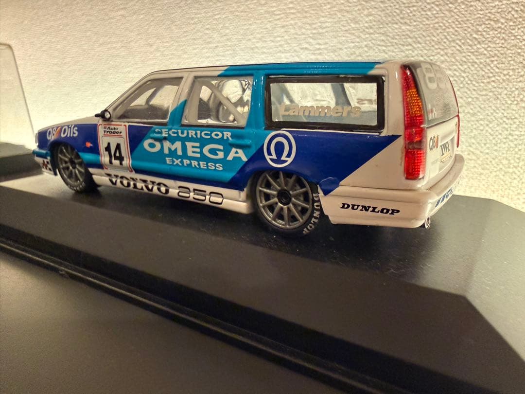 ミニチャンプスVolvo 850 BTCC仕様 ミニカー 1/43