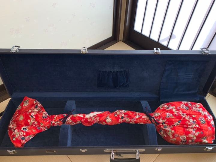 新品 津軽三味線 本体 紅木 太棹 展示品 新品軽量ケース付 新津01 津軽