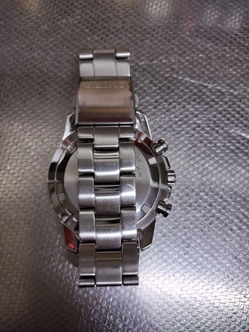 SEIKO クロノグラフ 腕時計ブラックダイヤル　１０気圧防水