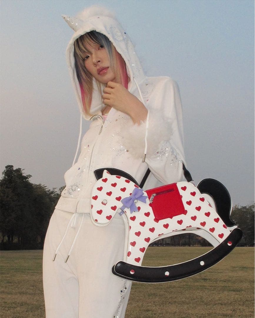 CFIERCE 2026ロッキングホース型ハンドバッグ（3色展開）