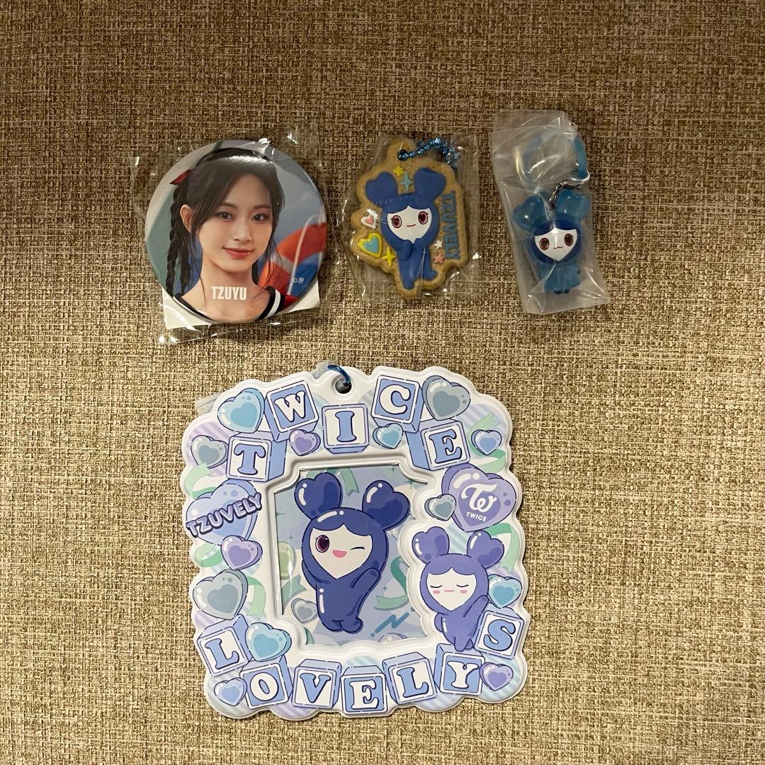 ツウィ 缶バッジ キーホルダー ガチャガチャ カードホルダー ツブリー