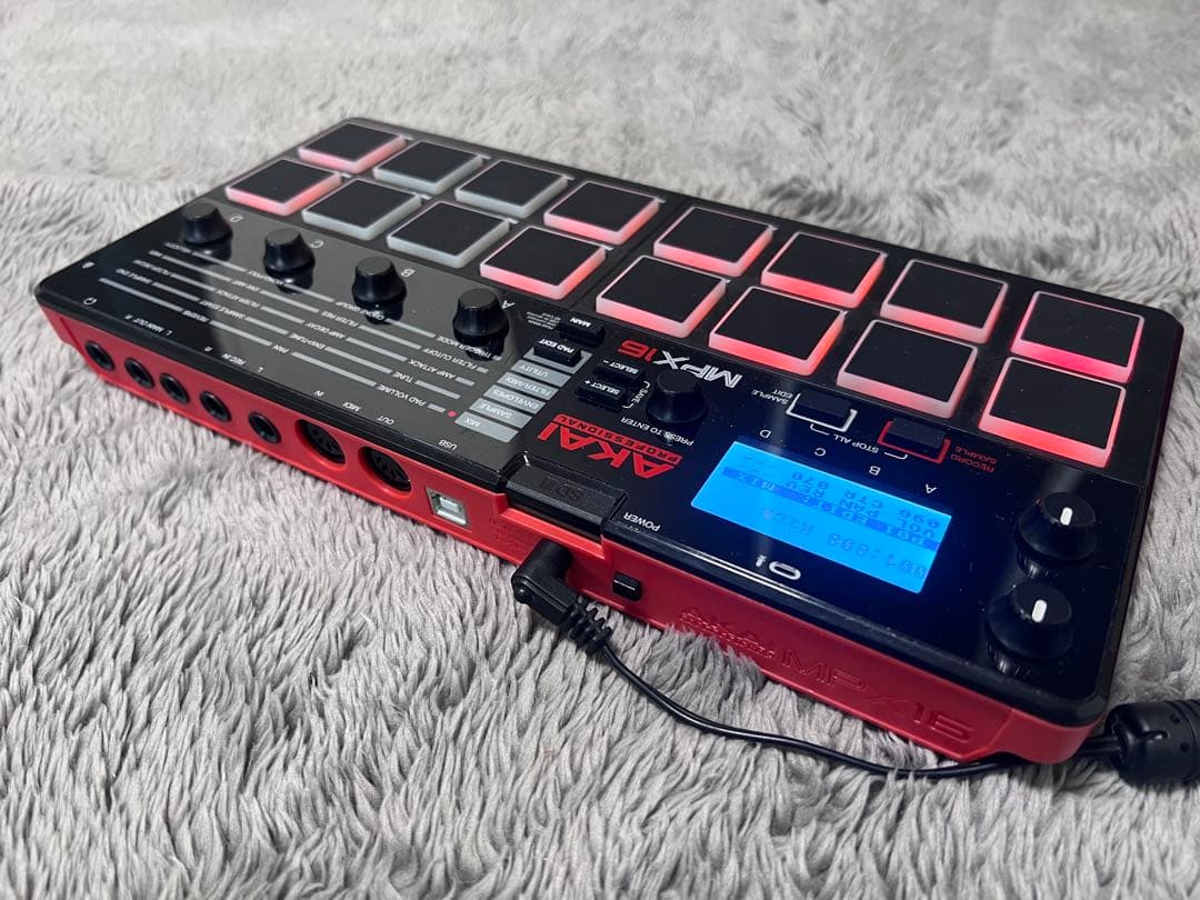 AKAI MPX16 サンプラー 16パッド×10バンク さらにSDで増設可能