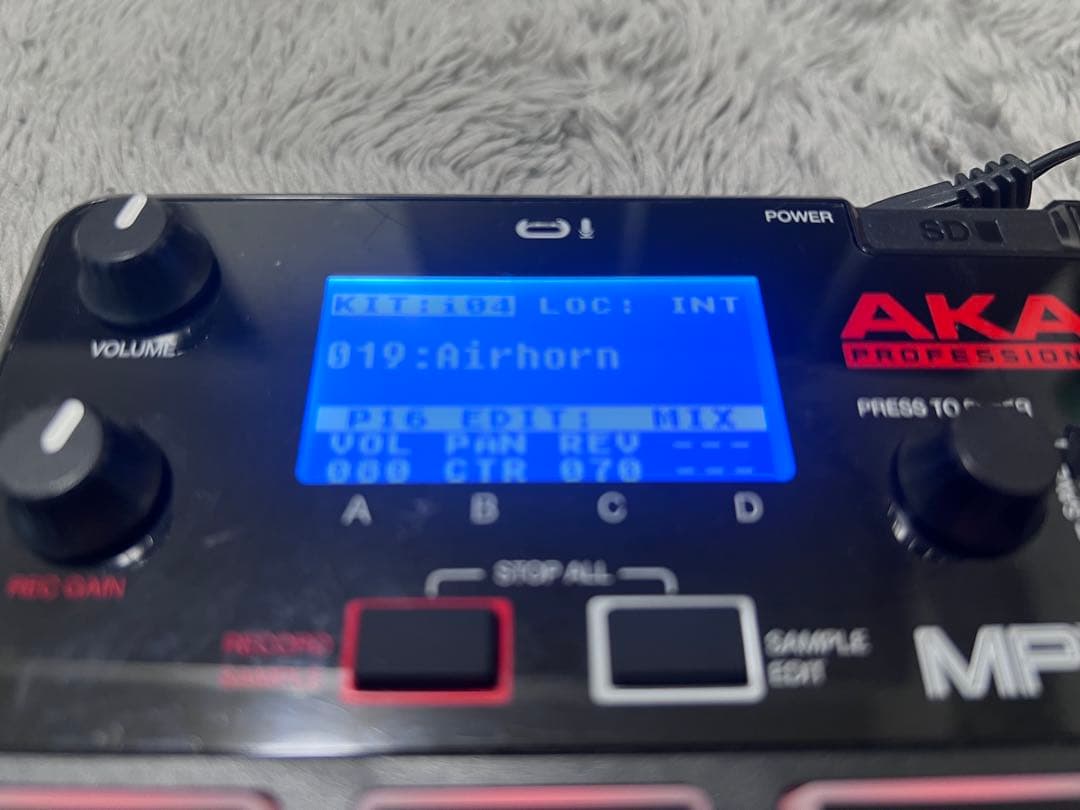 AKAI MPX16 サンプラー 16パッド×10バンク さらにSDで増設可能