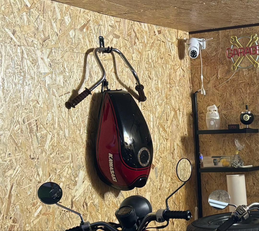 ゼファー400 タンク火の玉外装【新品】 Amazon | ゼファーχ タンク＋テールカウル 黒赤 /外装 セット 火の玉